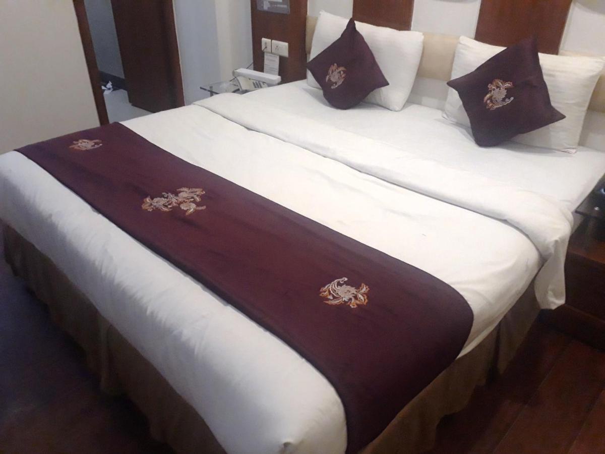Hotel King Plaza New Delhi Exteriör bild