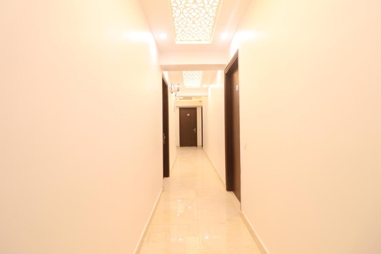 Hotel King Plaza New Delhi Exteriör bild