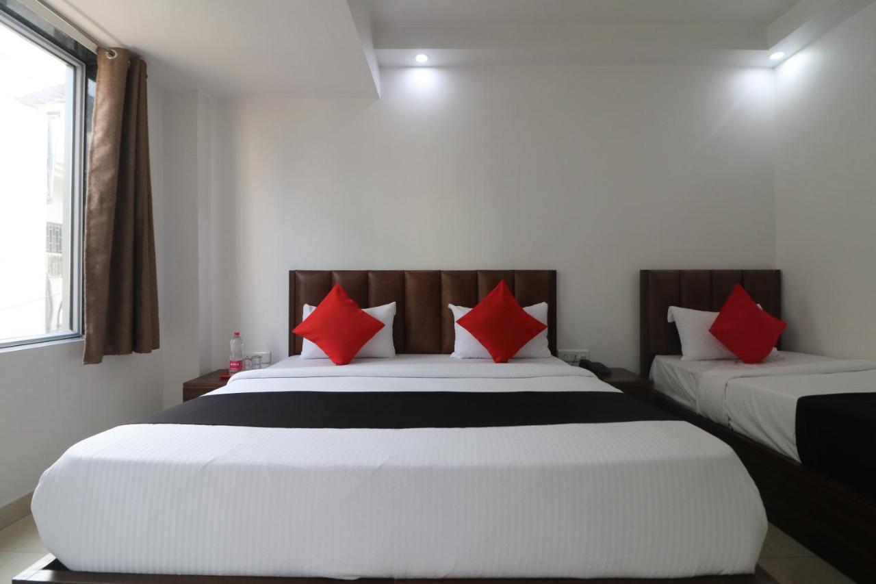 Hotel King Plaza New Delhi Exteriör bild